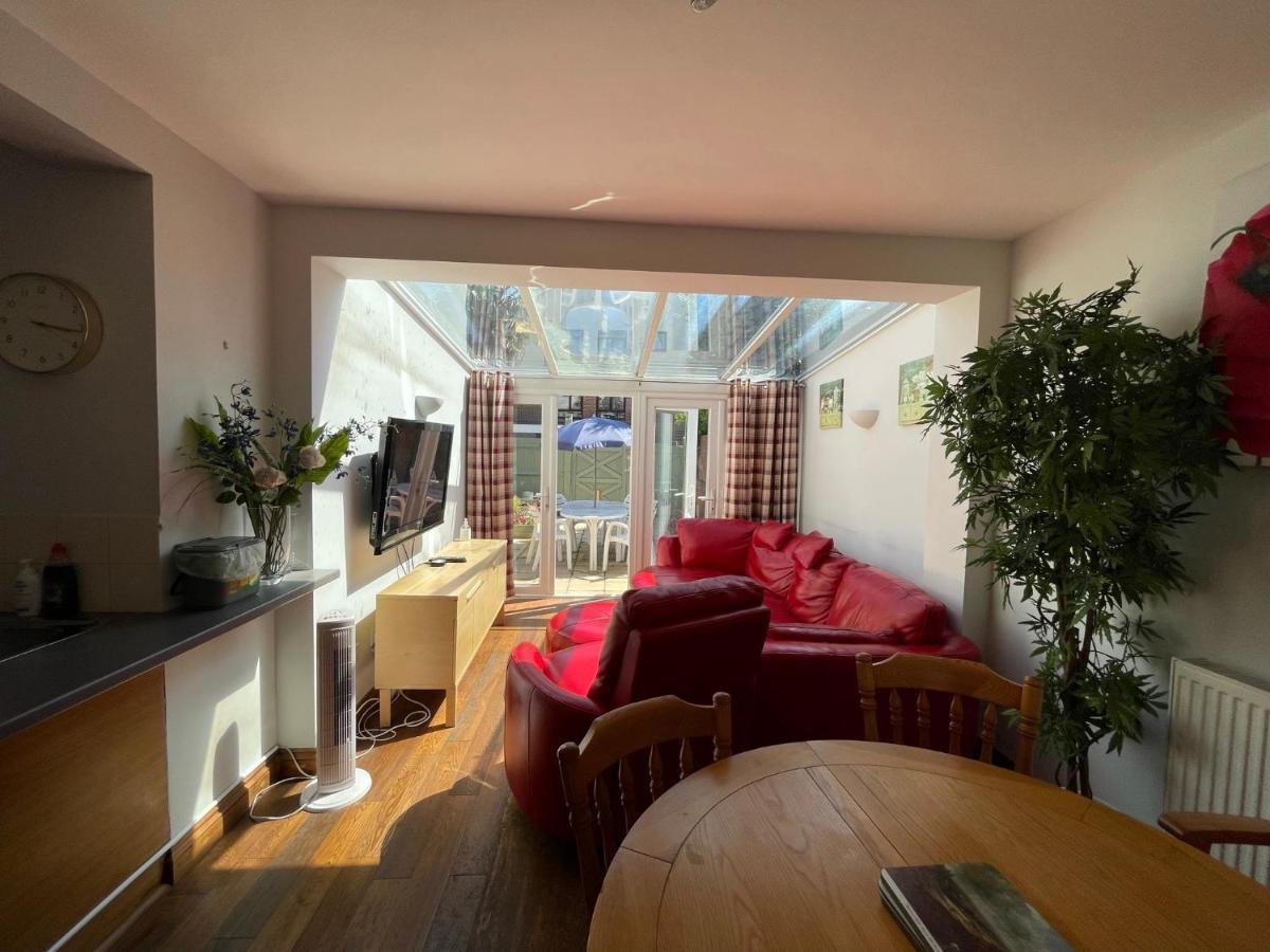 Somers House - Pet Friendly & Parking Portsmouth Exterior photo